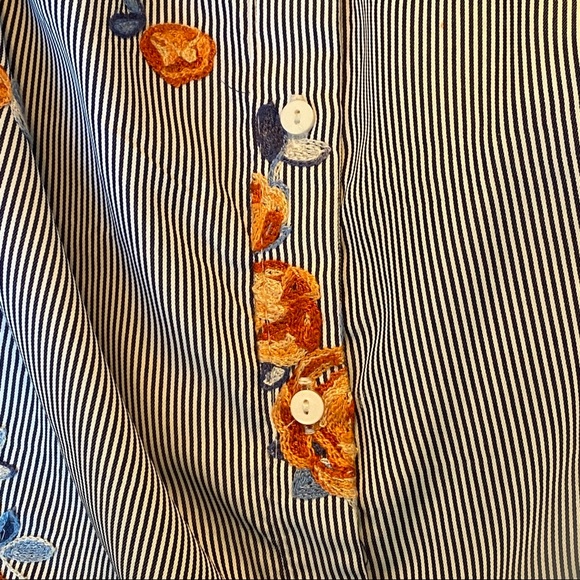 FINAL CHANCE! CLOSET CLOSING! - Picture 9 of 9